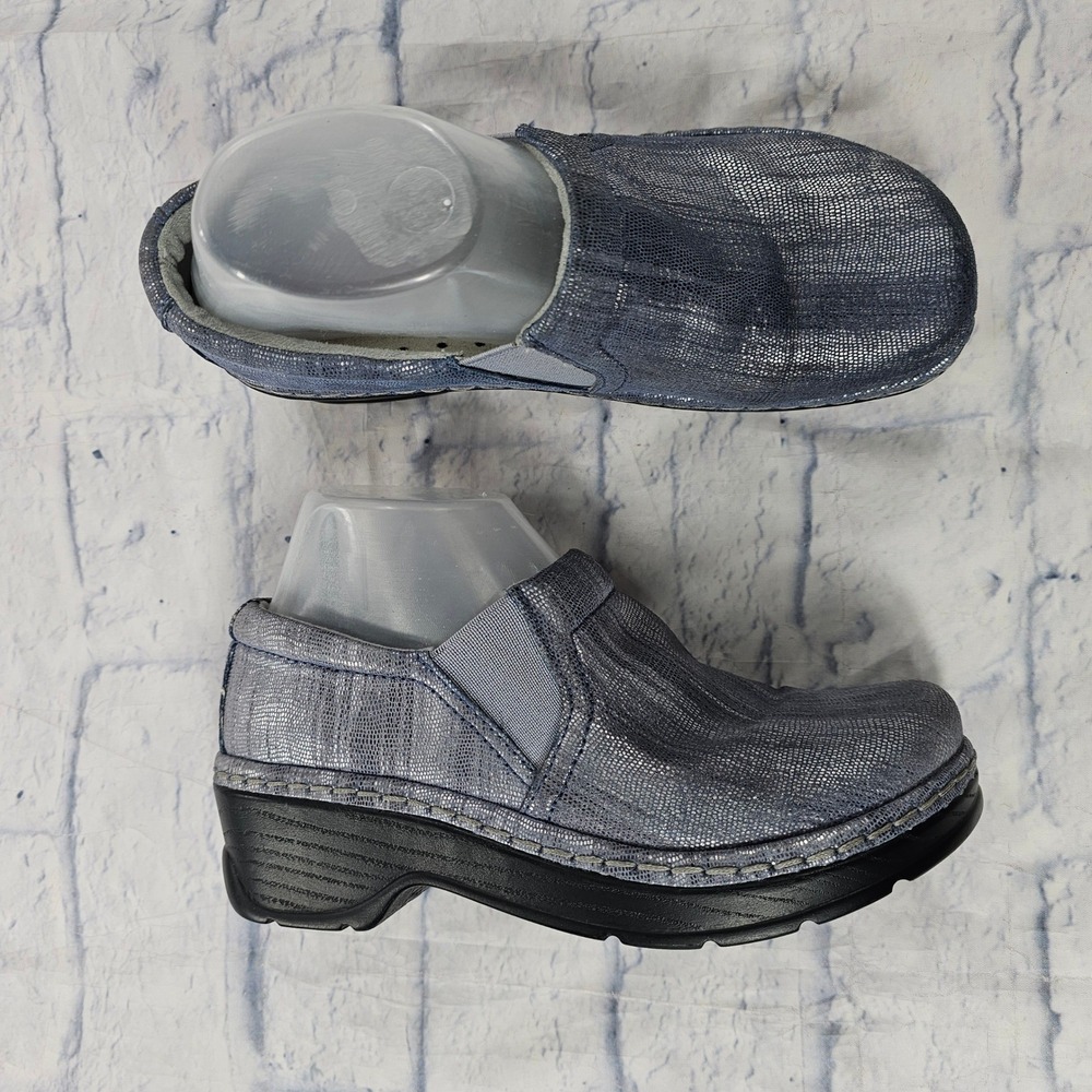 Klogs Maxum Clogs WOMENS 7 M Silver Metallic Snakeskin Slip Resistant Work Shoes